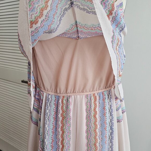 BCBGMAXAZRIA Soft Pink Dress in size L - 100% SILK - Picture 5 of 8